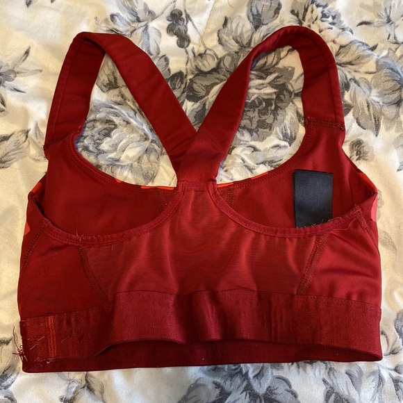 Ivy Park XS - Red sports bra - Picture 2 of 2